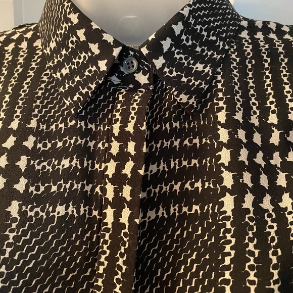 J.Crew  White & Black Print Blouse. - Picture 3 of 6